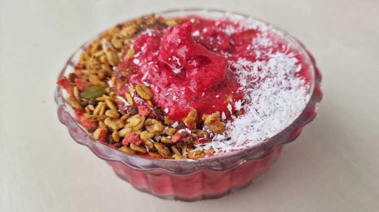 Smoothie Bowl with Cherry recipe