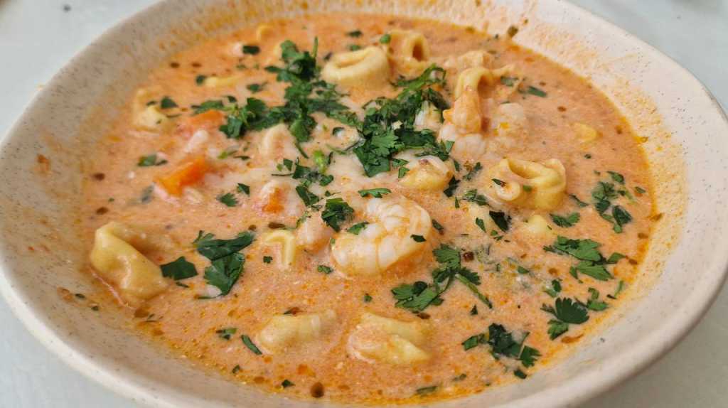 Cheese Tortellini Soup with Shrimp