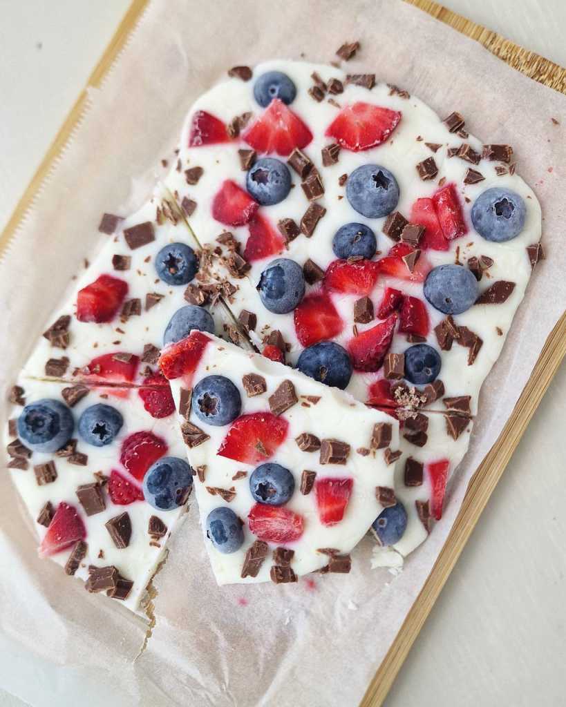 Frozen Yogurt Bark with blueberries and strawberries