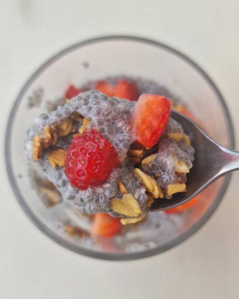 chia pudding with strawberry and granola