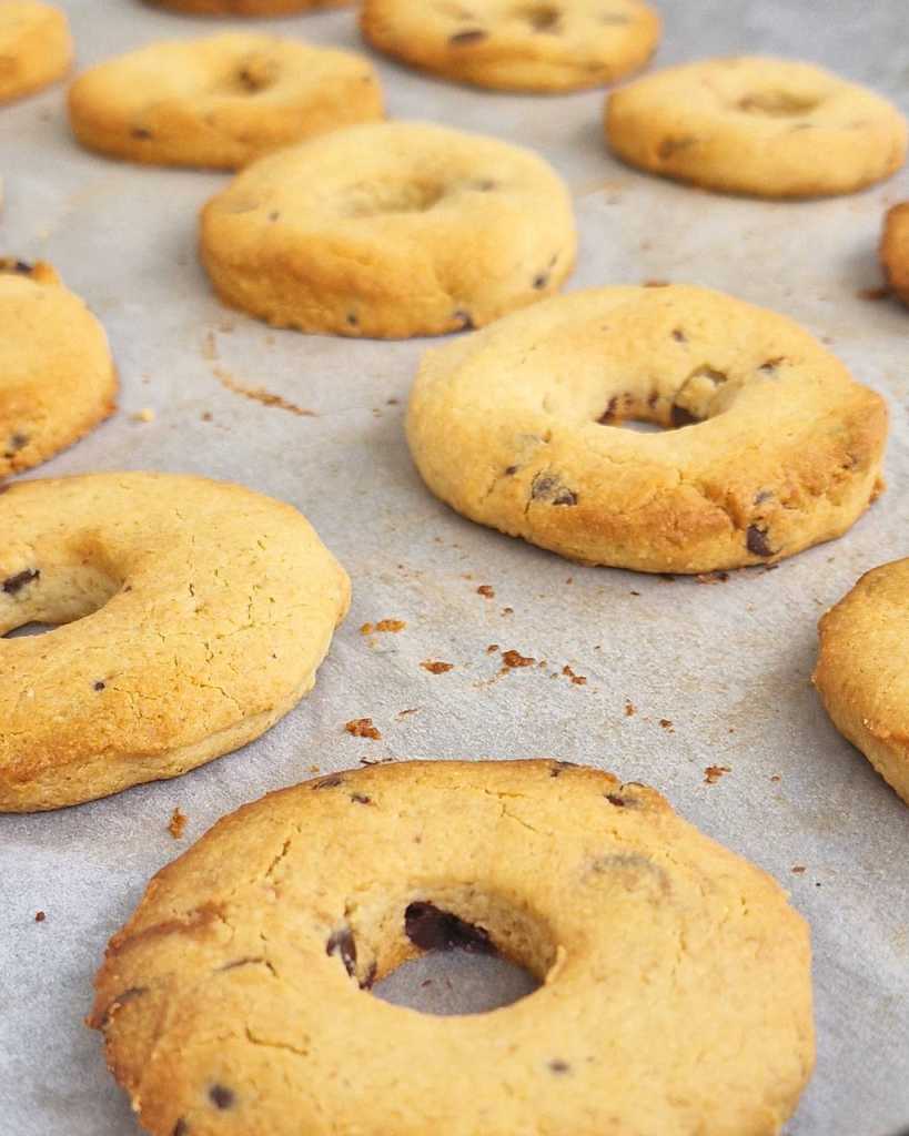 baked chocolate chip cookies