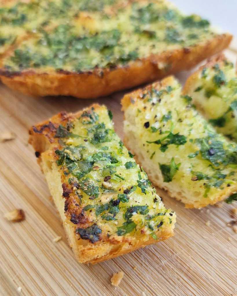 Crispy Garlic Bread with parsley