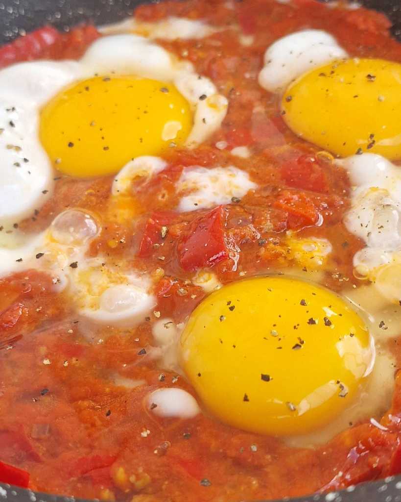 eggs in shakshuka