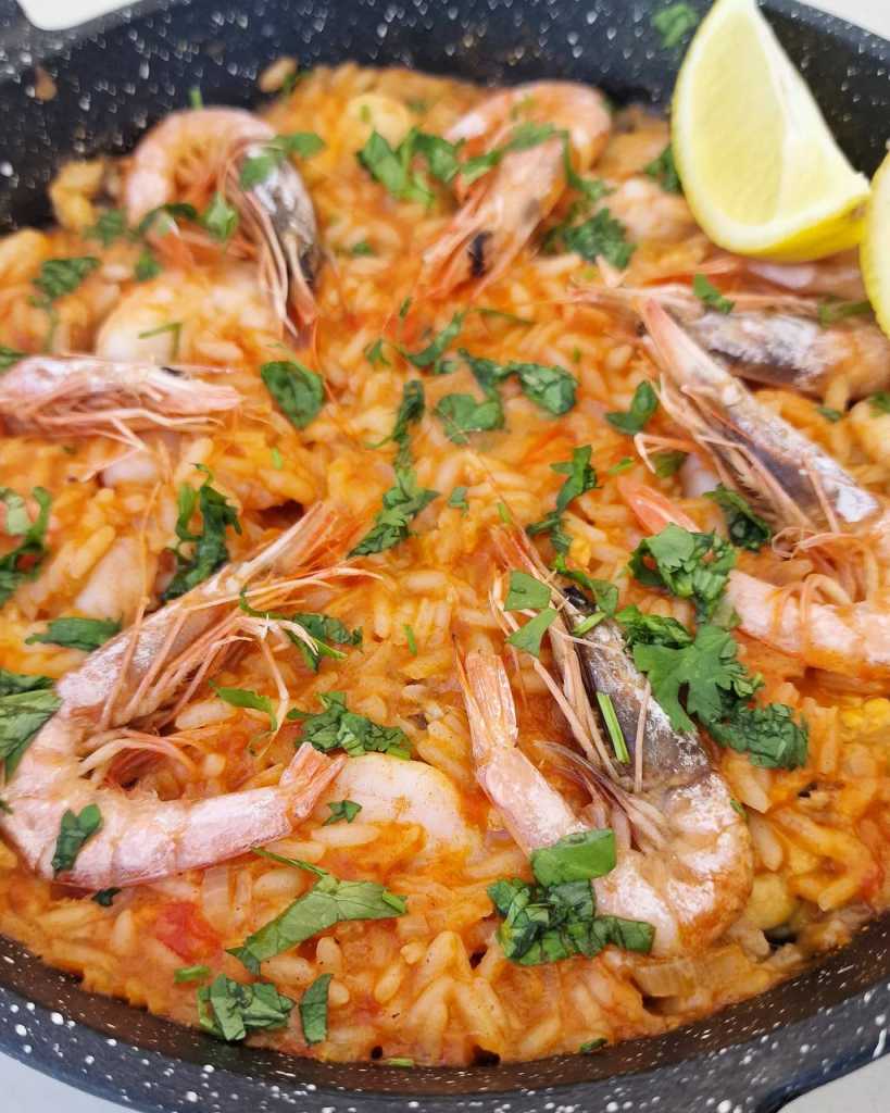 Seafood paella