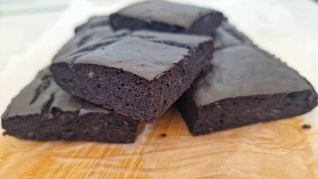 4-ingredient Banana Brownies recipe