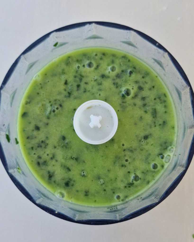 green smoothie blended