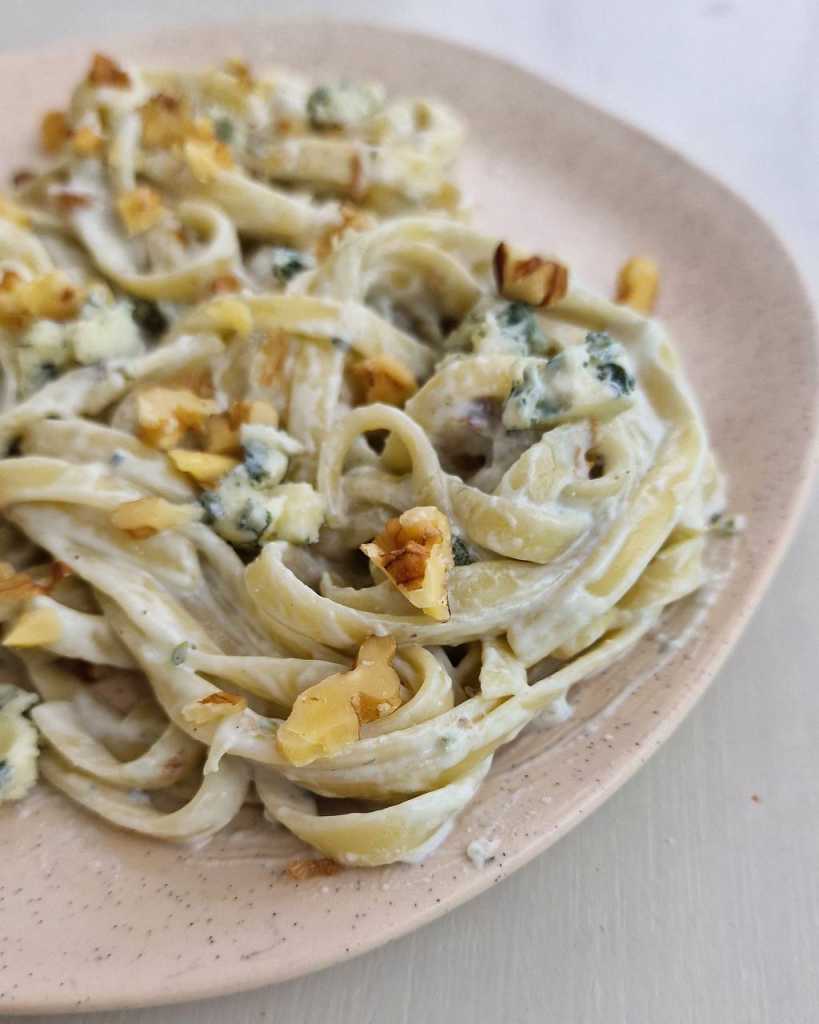  Blue cheese pasta with walnuts