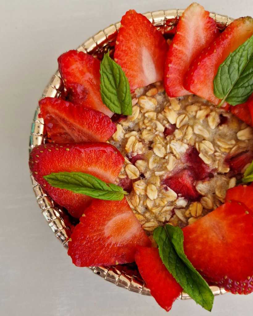 Baked Oats with strawberry recipe