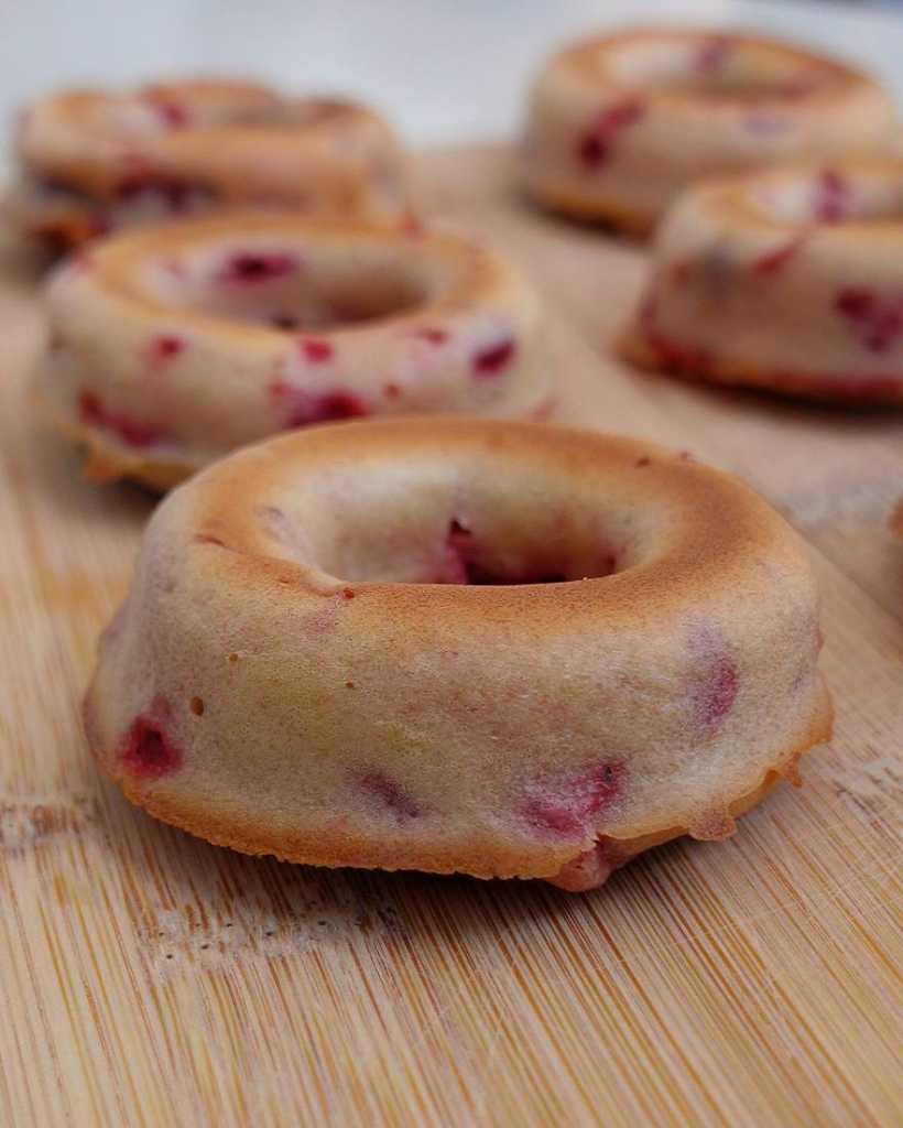 Strawberry Baked Donuts