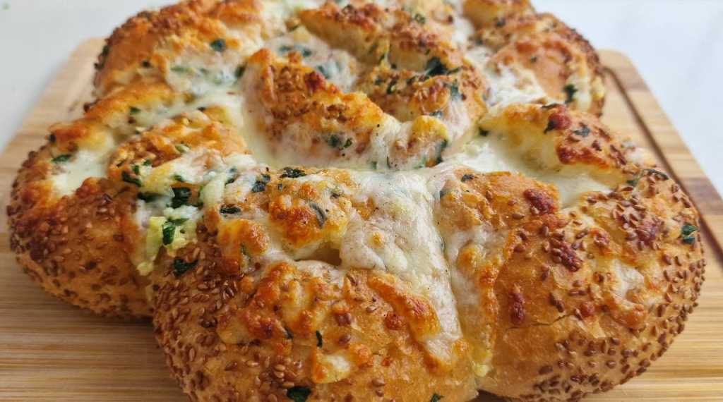 Cheesy Garlic Pull-Apart Bread recipe