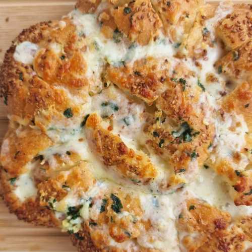 Cheesy Garlic Pull-Apart Bread