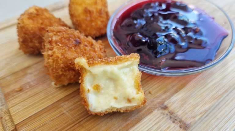 Crispy deep-fried Camembert