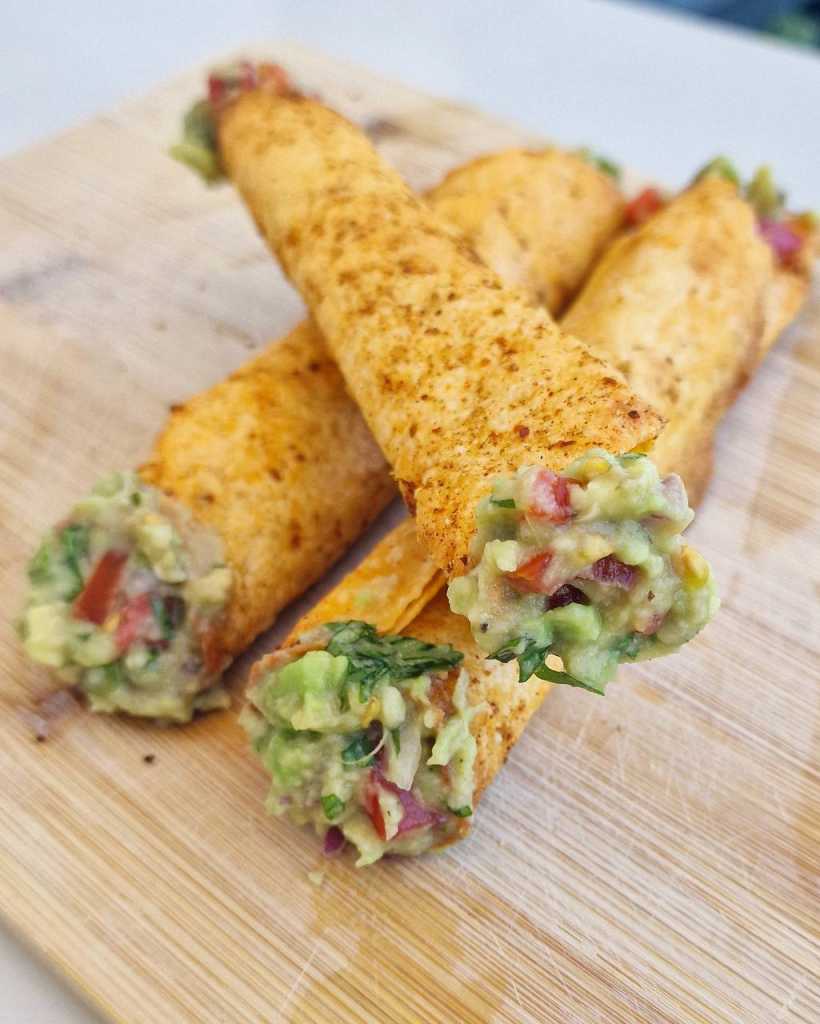 Tortilla Cigar with Guacamole