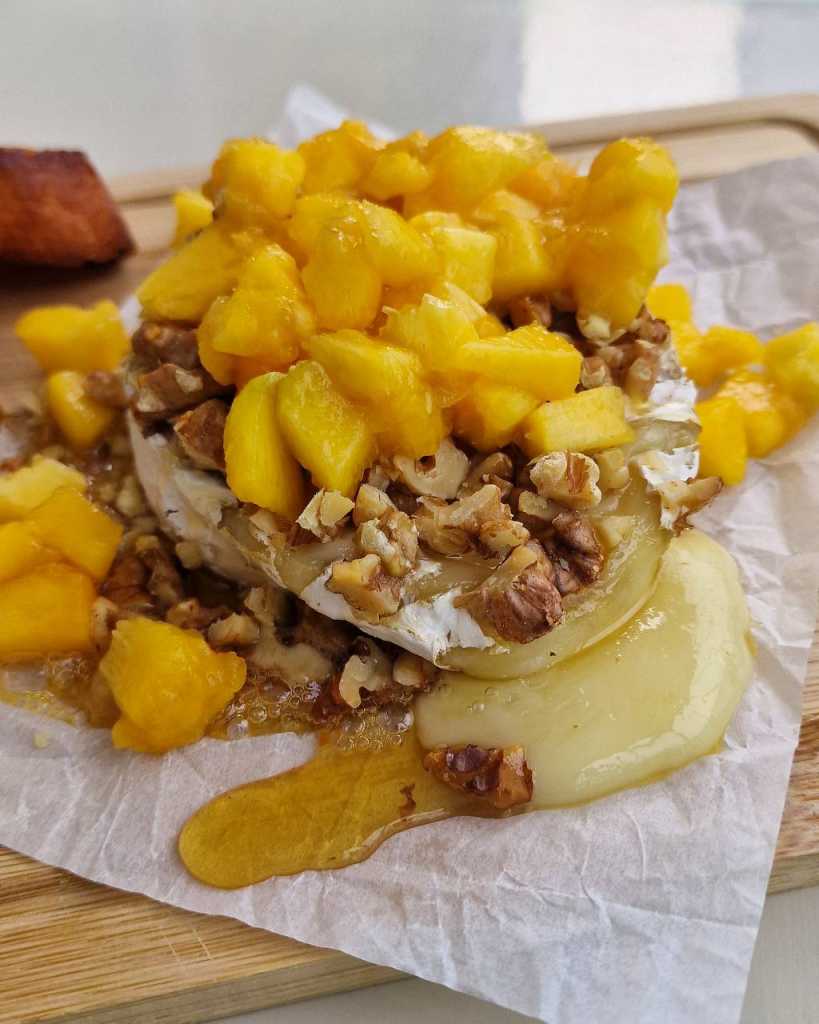 Baked Brie with Peach and walnuts recipe