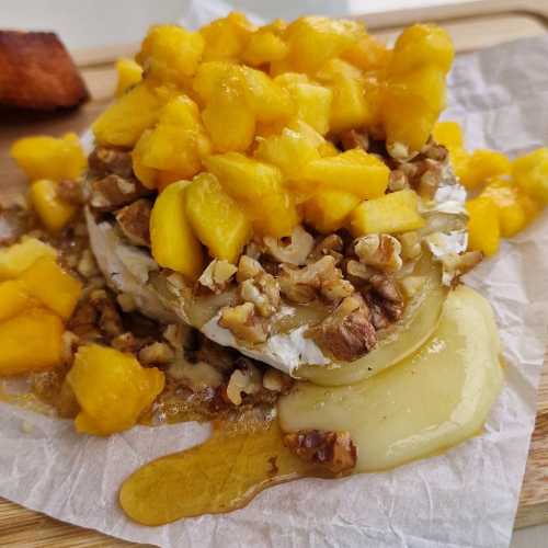 Baked Brie with Peach and walnuts recipe