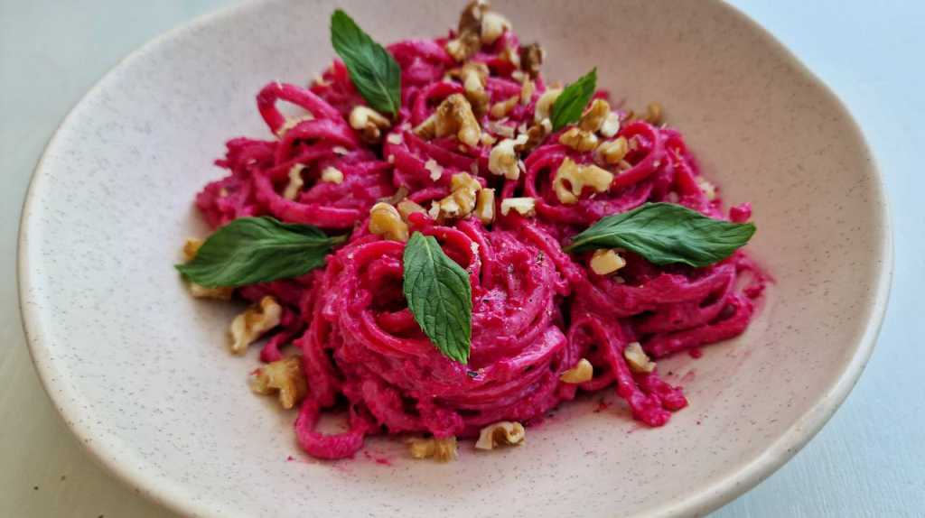 Creamy Beetroot Sauce Pasta recipe