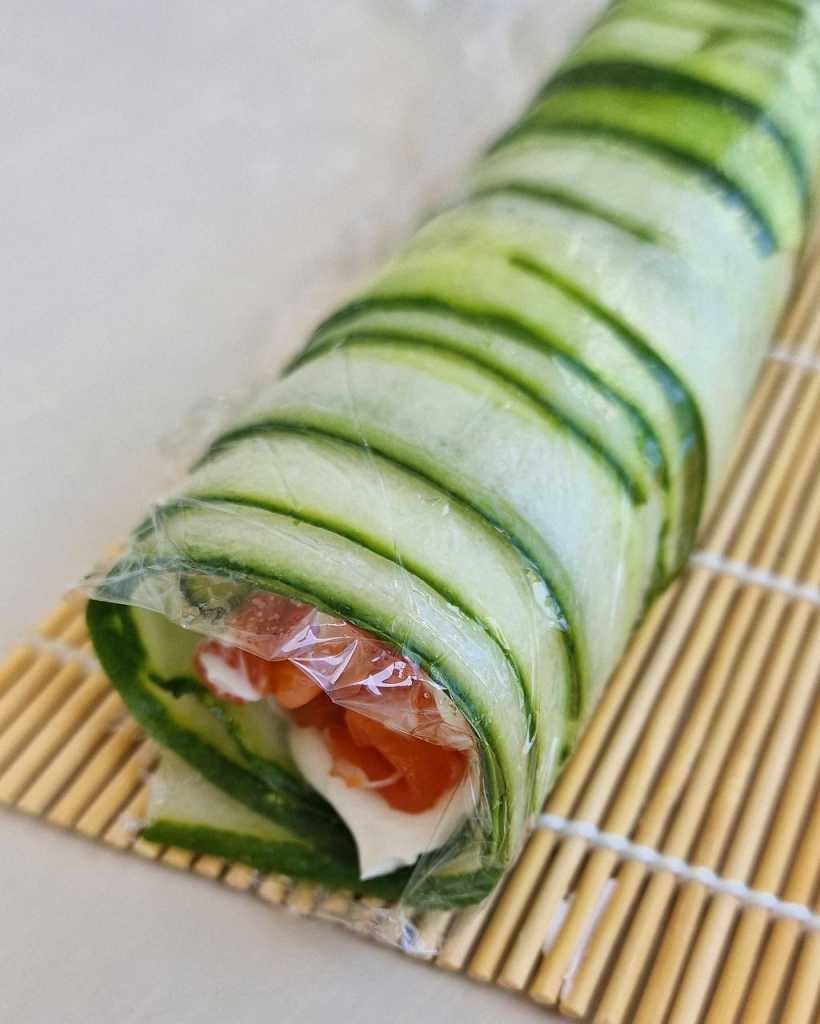 cucumber salmon roll