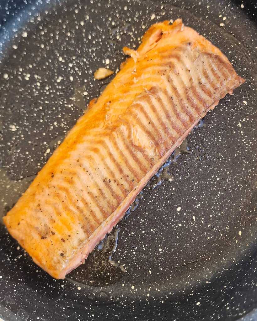 making Salmon Tataki