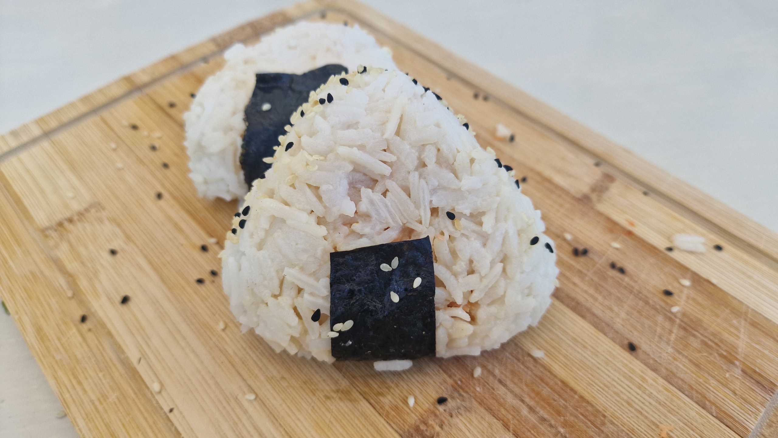 Salmon onigiri recipe