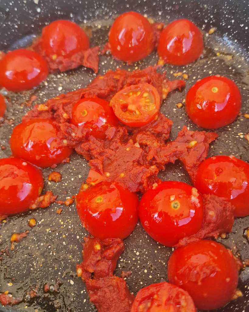 tomatoes and tomato paste for  Tuscan Shrimp