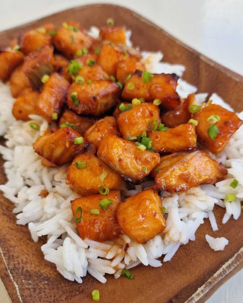 Honey Sriracha Salmon Bites