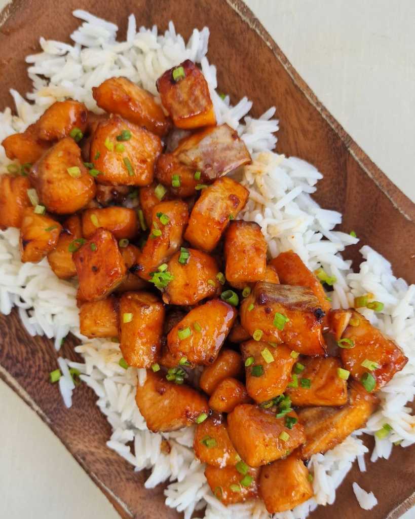 Honey Sriracha Salmon Bites