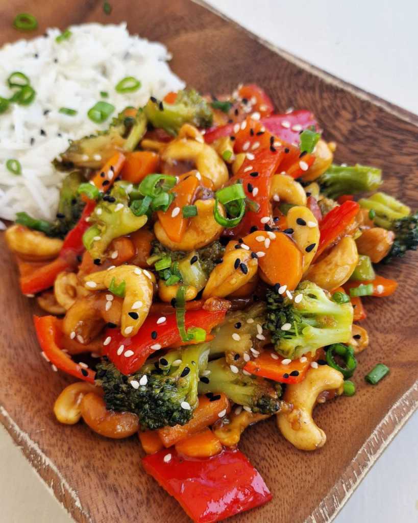 vegetarian cashew stir-fry