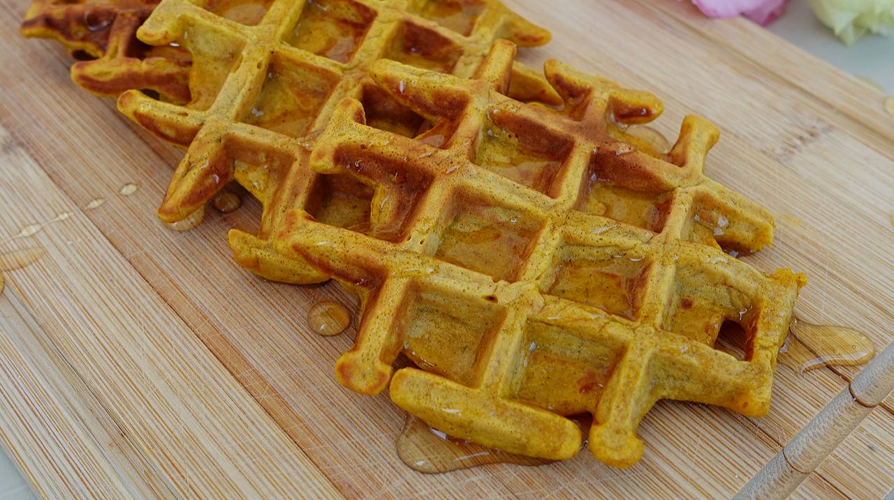 Healthy Pumpkin Spice Waffles recipe