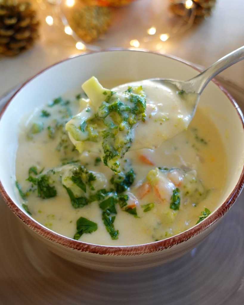 Easy Broccoli Cheese Soup