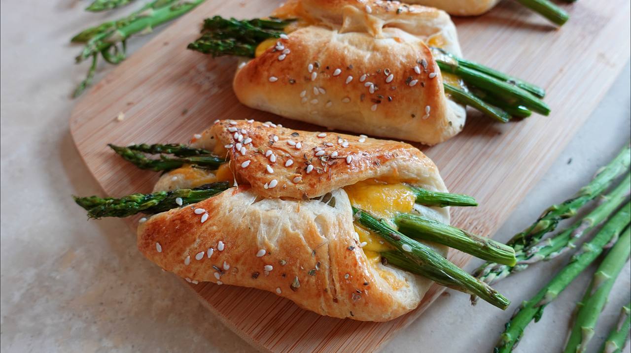 Cheese and Asparagus Puffs recipe