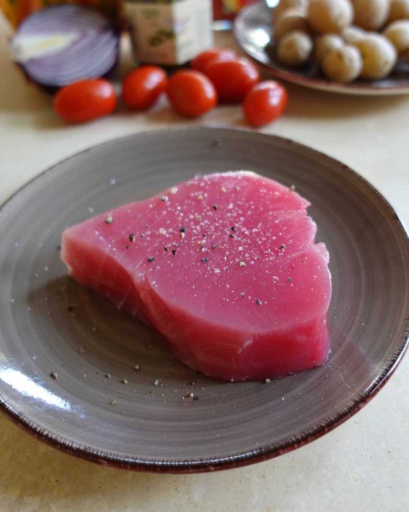 fresh tuna steak