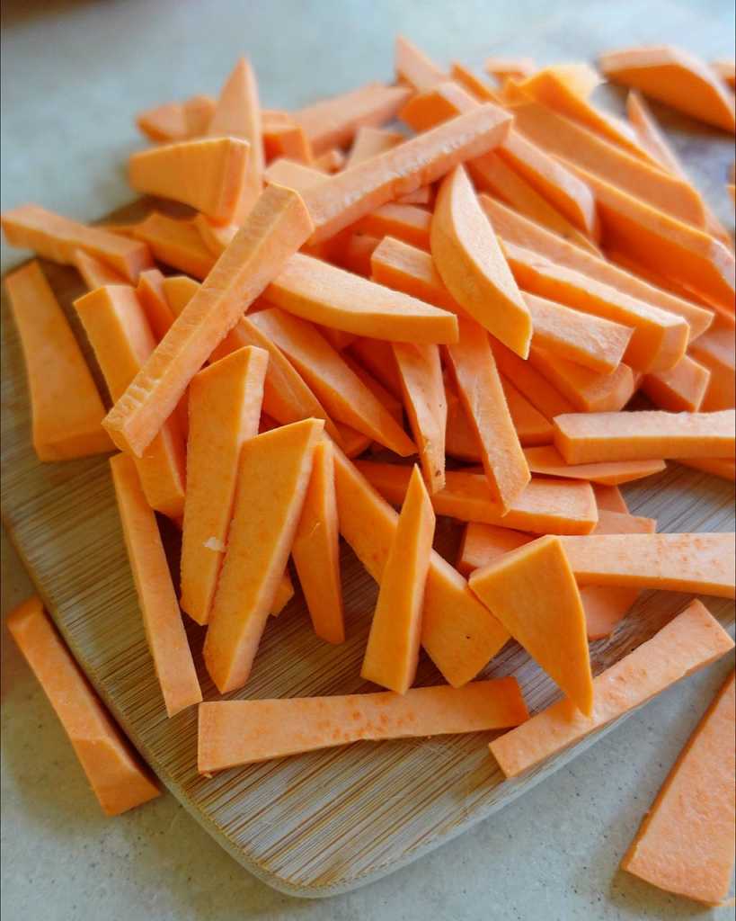 cut sweet potato sticks