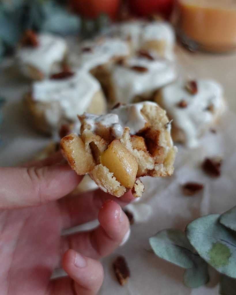 Healthy Apple Pie Cinnamon Rolls