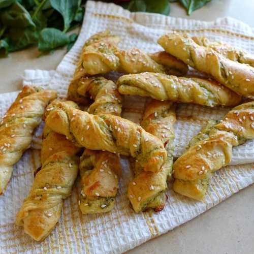 Pesto Cheese Twists